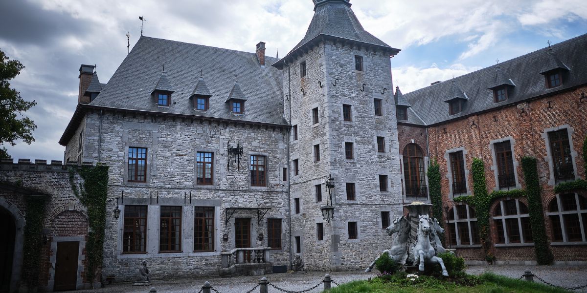 Le ch&acirc;teau de Bioul