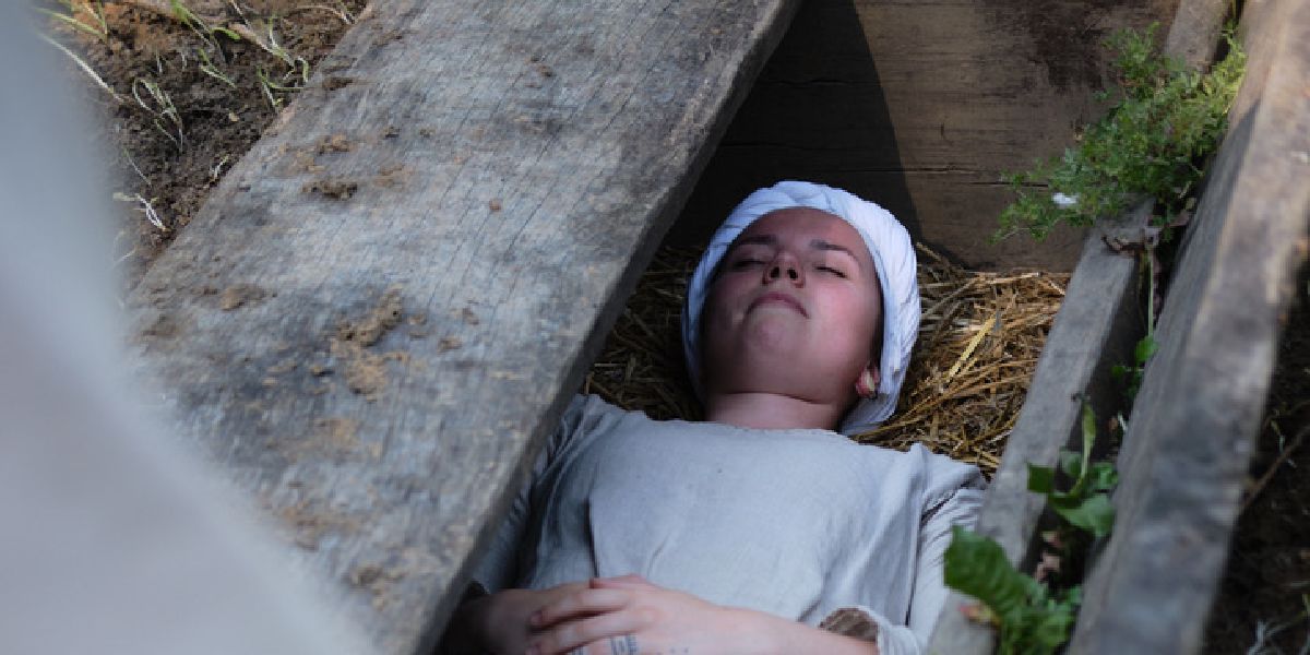 La Tombe était Trop Tentante